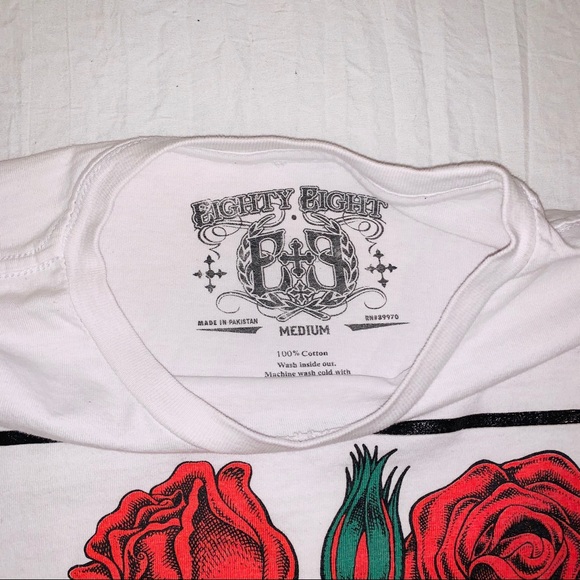 4/$25♦️Longsleeve Rose Graphic Crop Top Tee - Picture 2 of 3